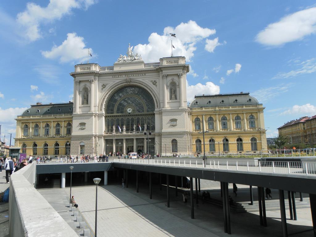 Apartment Near The Heroes Square Budapeste Exterior foto